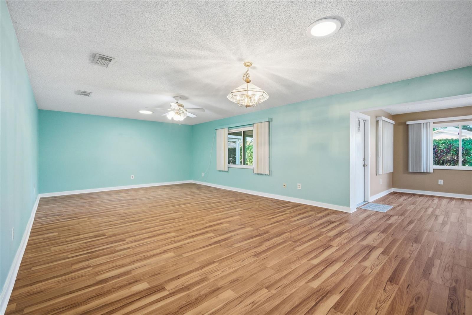 Image 13 of 35 For 2101 Hailstone Circle 0