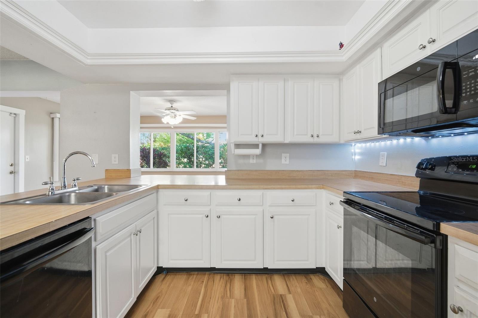 Image 21 of 35 For 2101 Hailstone Circle 0