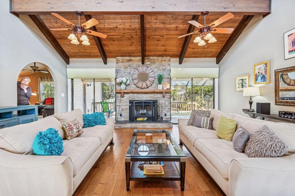 Listing photo id 15 for 3803 Bayside Circle