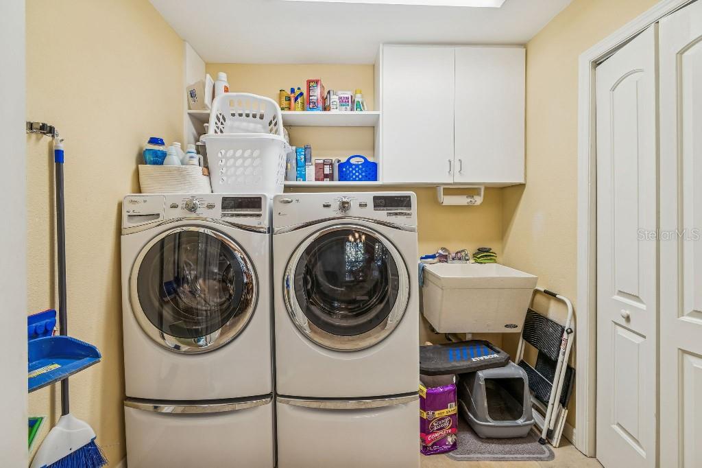 Listing photo id 24 for 3803 Bayside Circle