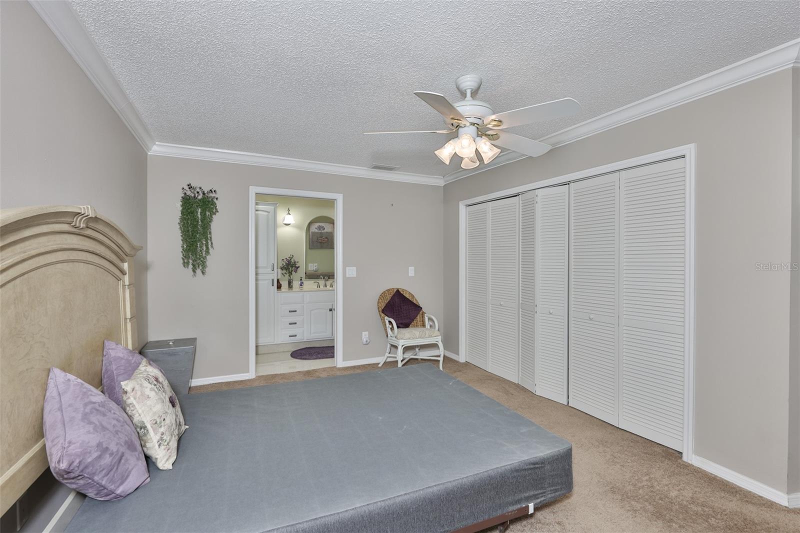 Image 17 of 46 For 2035 Hampstead Circle