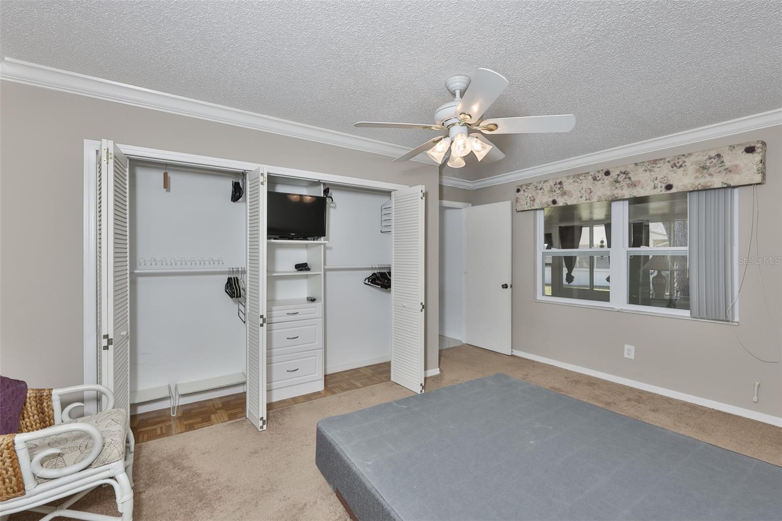 Image 18 of 46 For 2035 Hampstead Circle