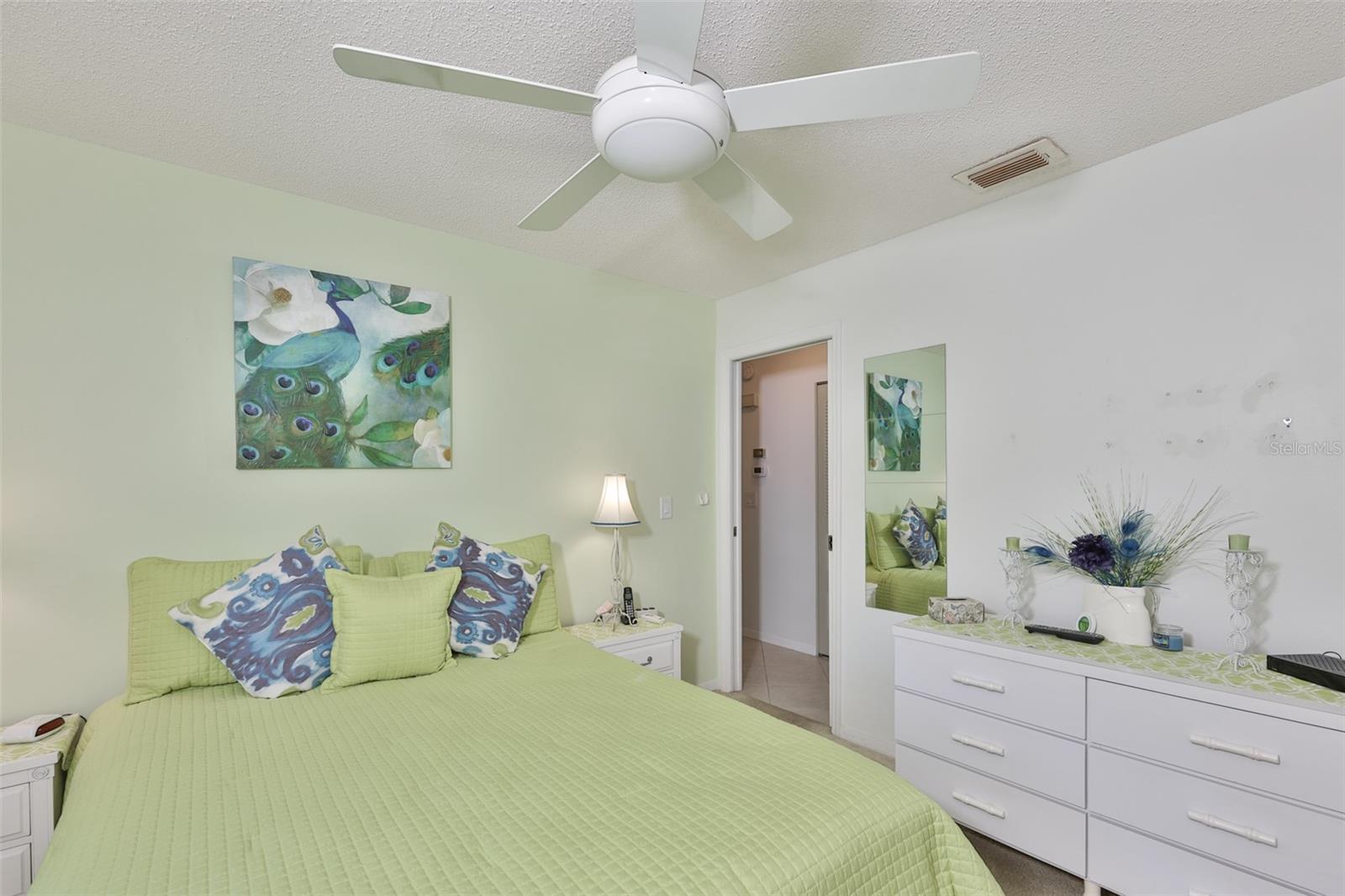 Image 22 of 46 For 2035 Hampstead Circle