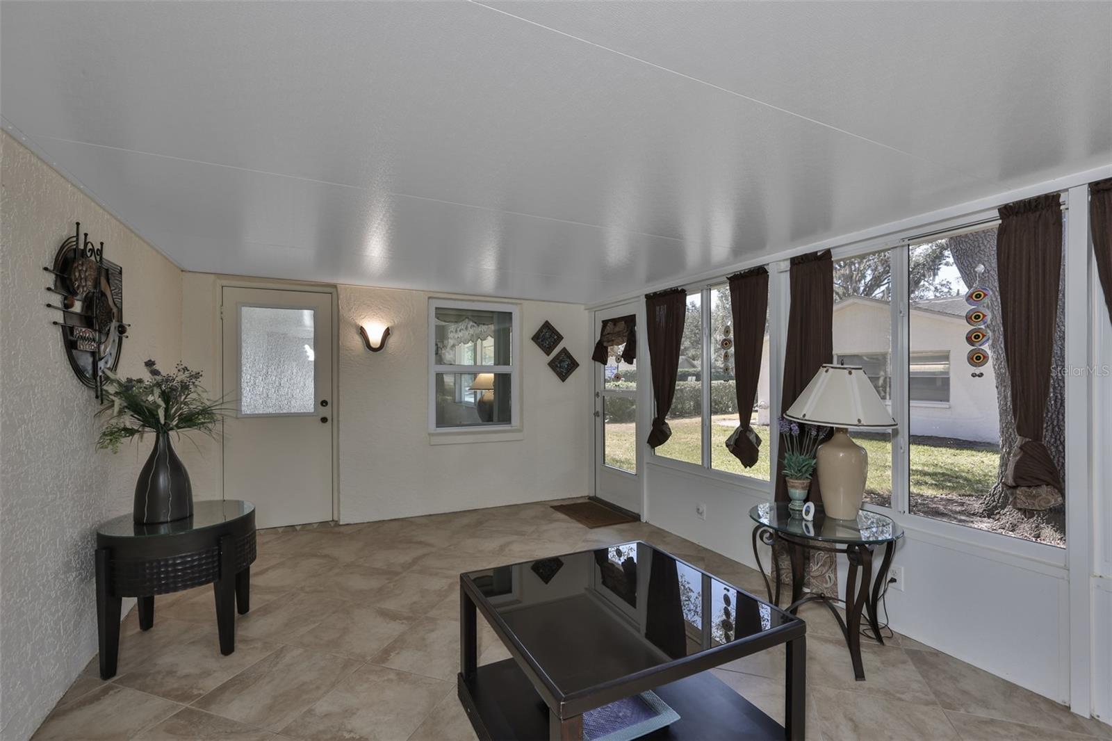 Image 26 of 46 For 2035 Hampstead Circle