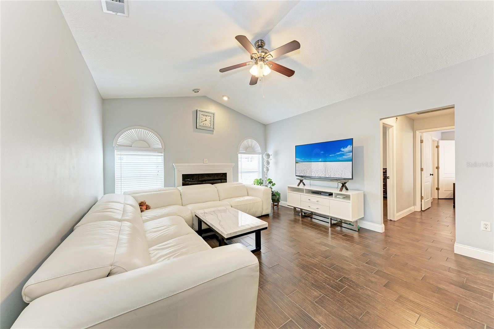 Image 10 of 56 For 908 Wicketrun Drive