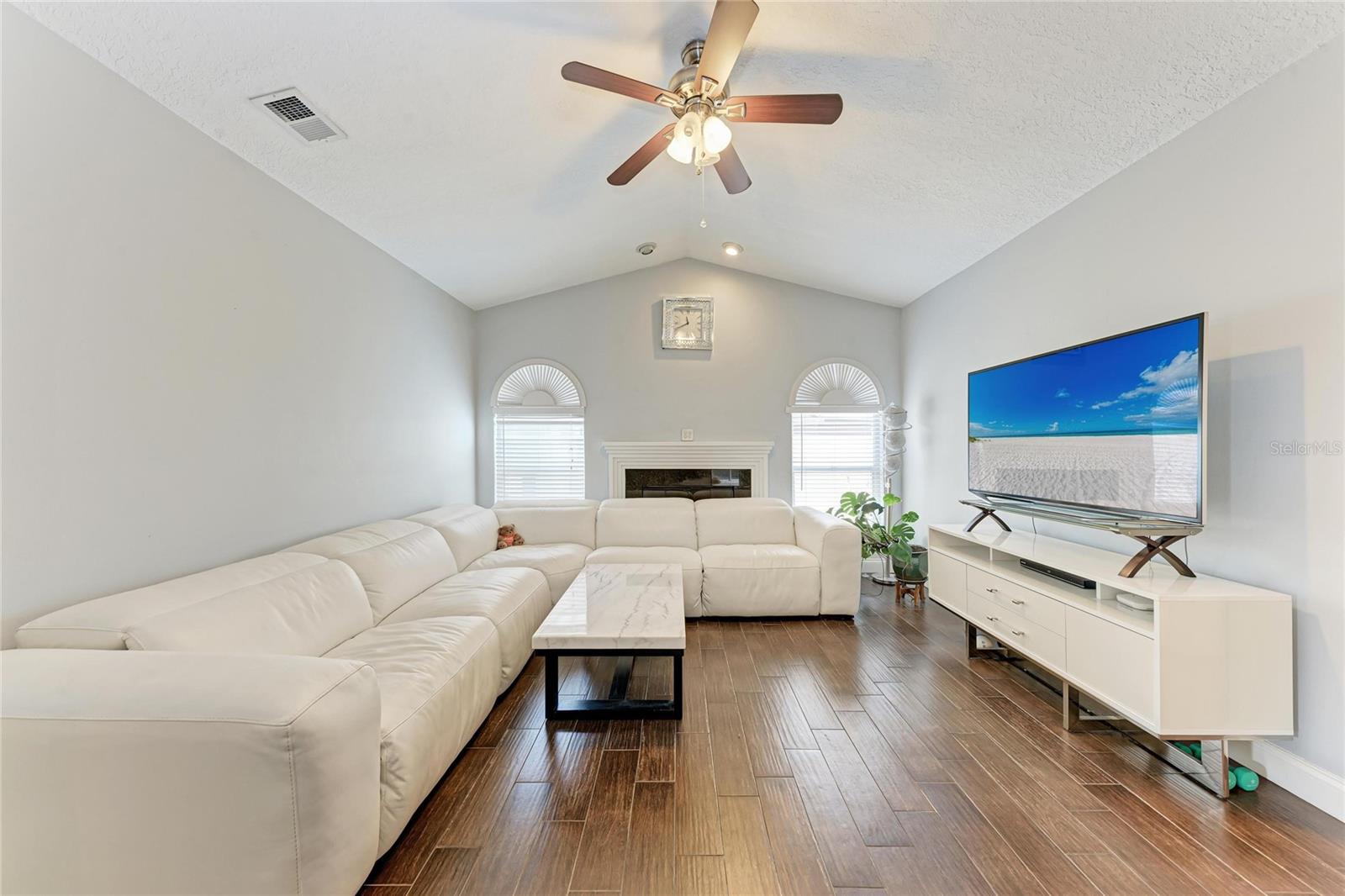 Image 12 of 56 For 908 Wicketrun Drive