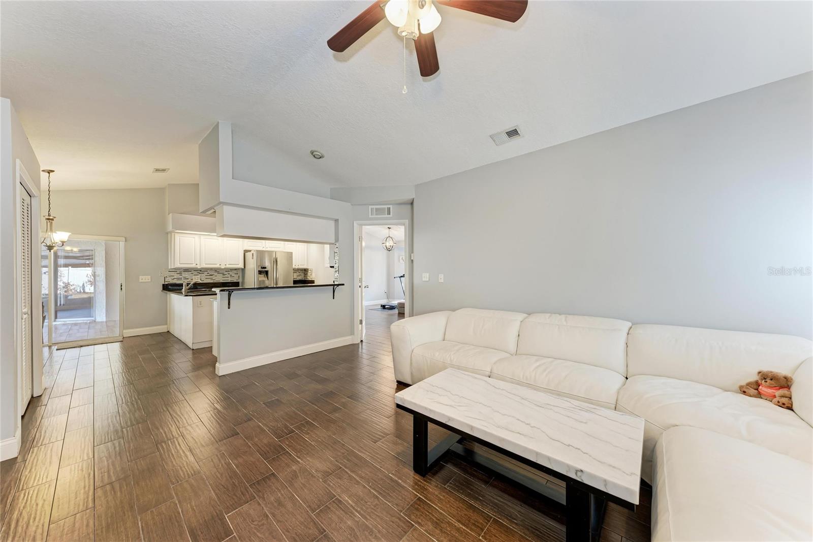 Image 13 of 56 For 908 Wicketrun Drive