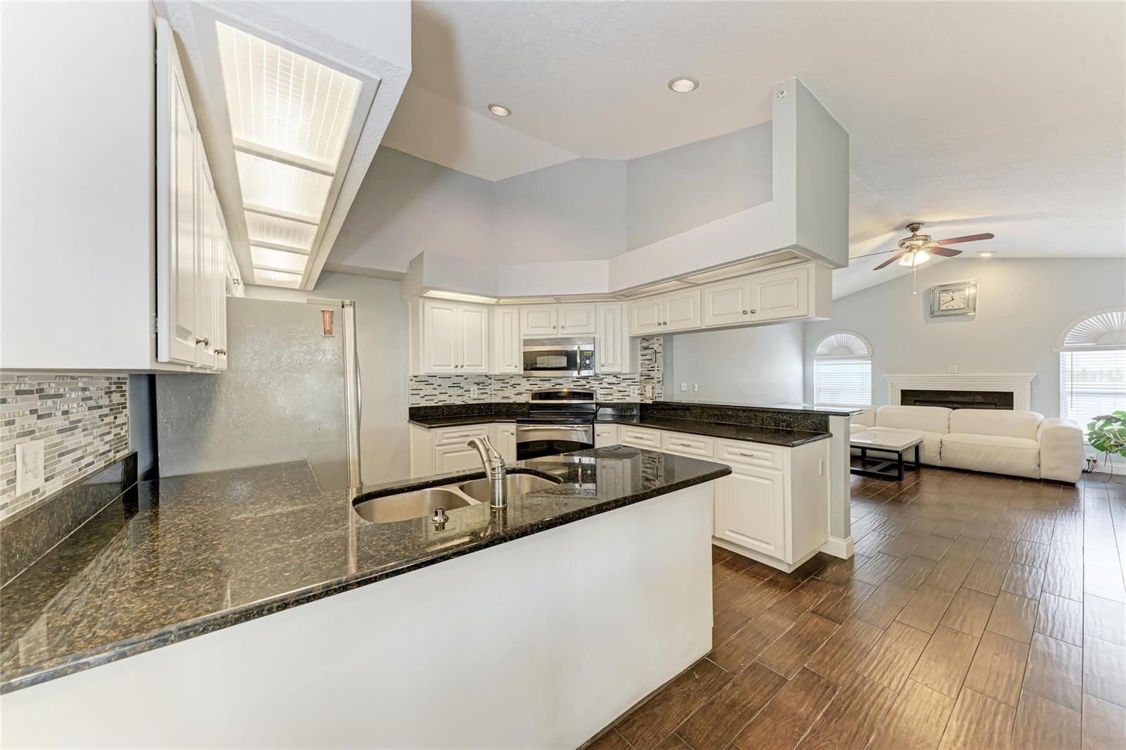 Image 17 of 56 For 908 Wicketrun Drive