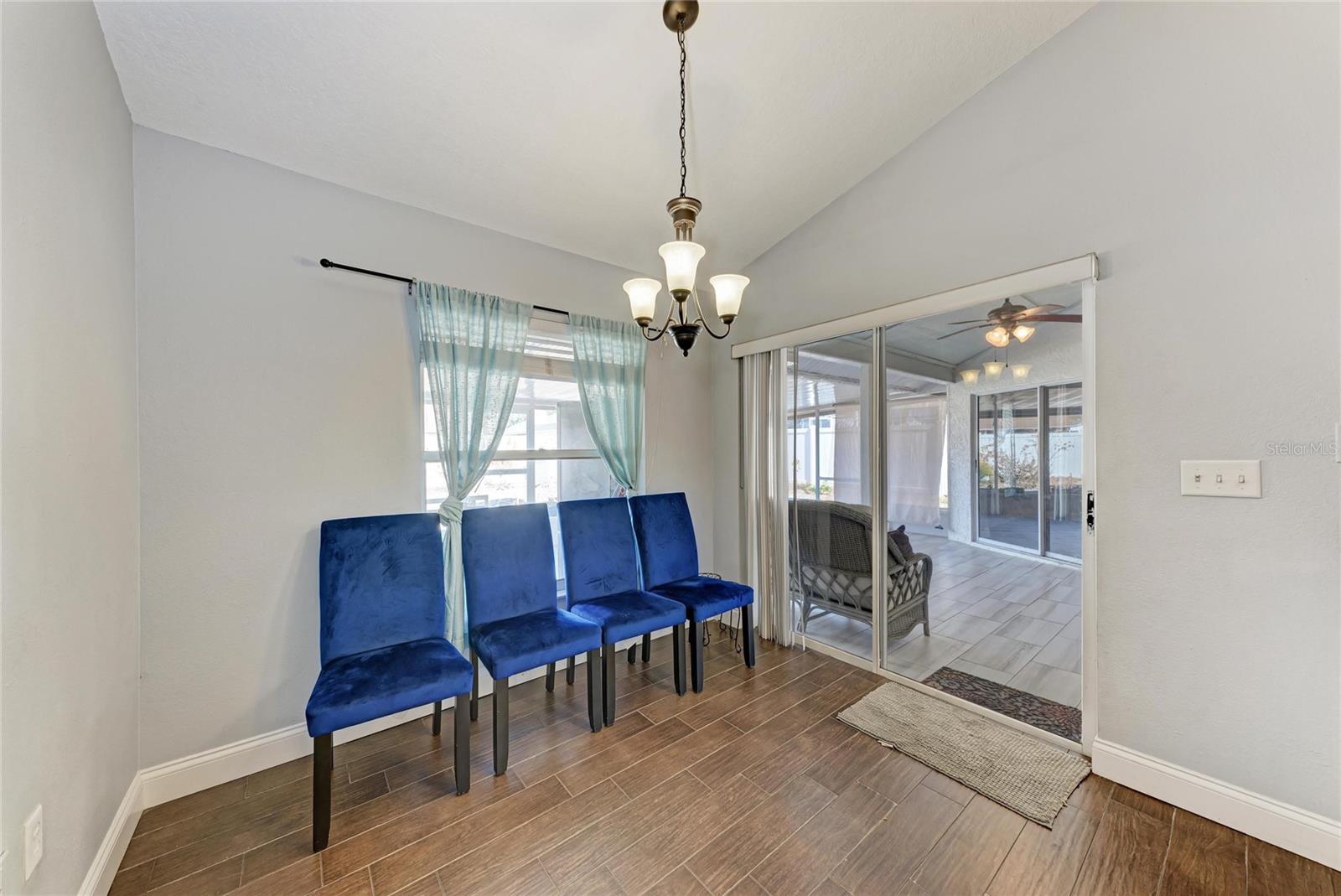 Image 19 of 56 For 908 Wicketrun Drive