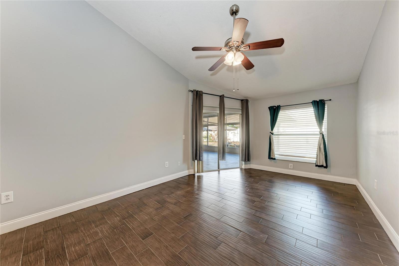 Image 21 of 56 For 908 Wicketrun Drive