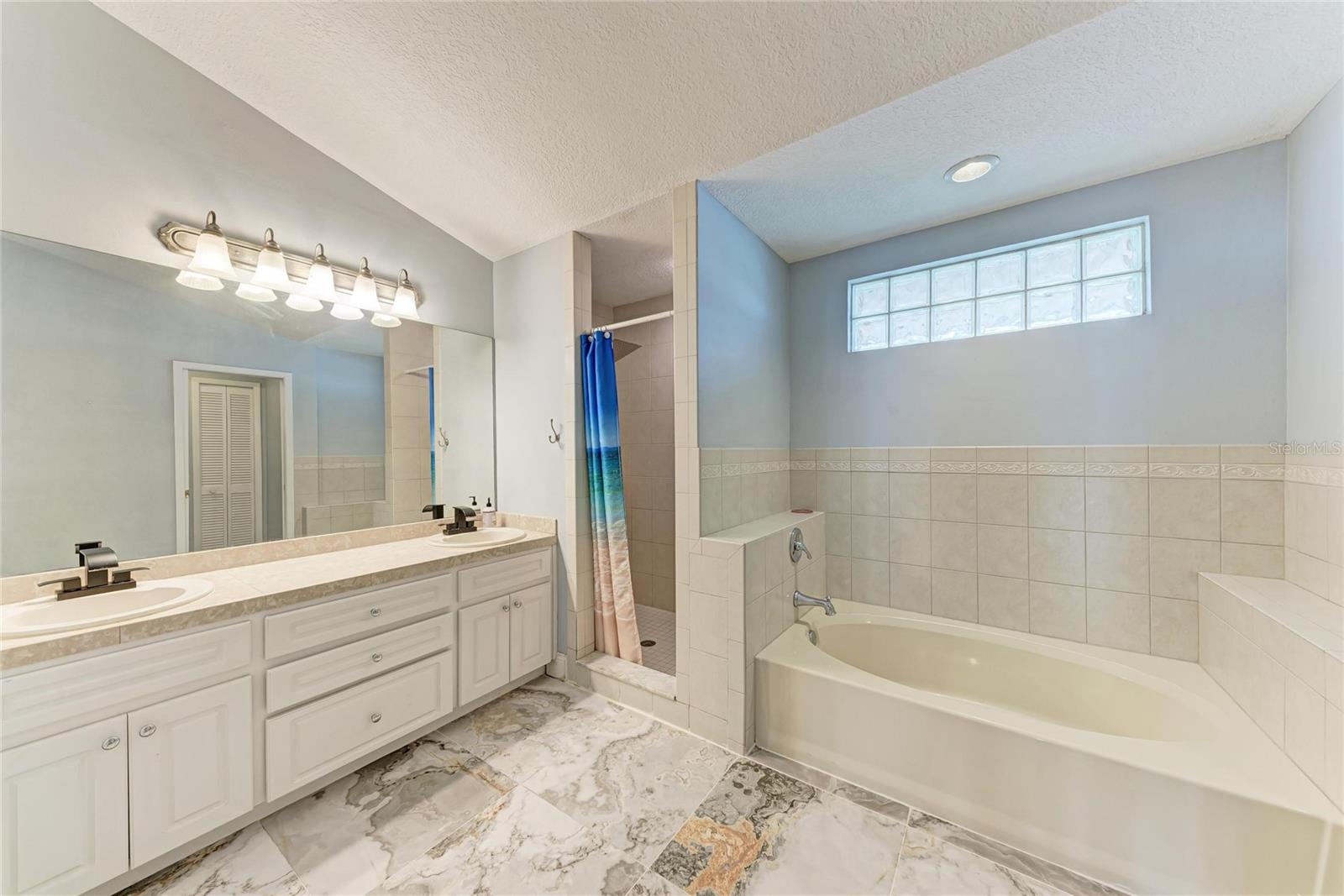 Image 25 of 56 For 908 Wicketrun Drive