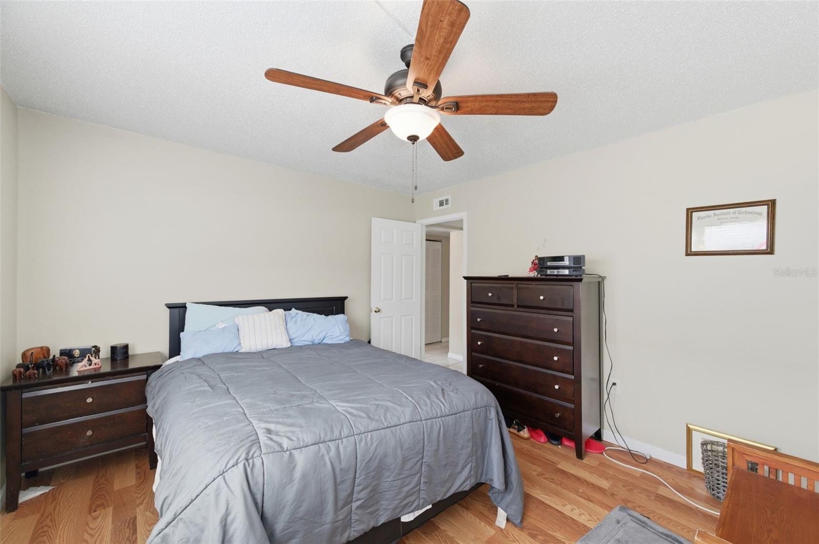 Image 25 of 33 For 7701 Starkey Road 237