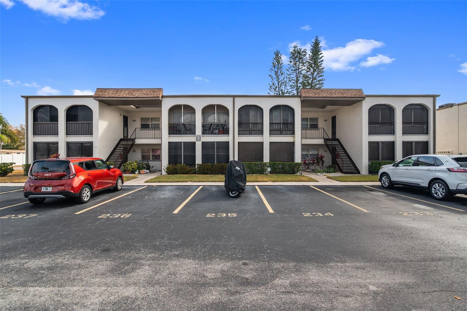 Image 4 of 33 For 7701 Starkey Road 237