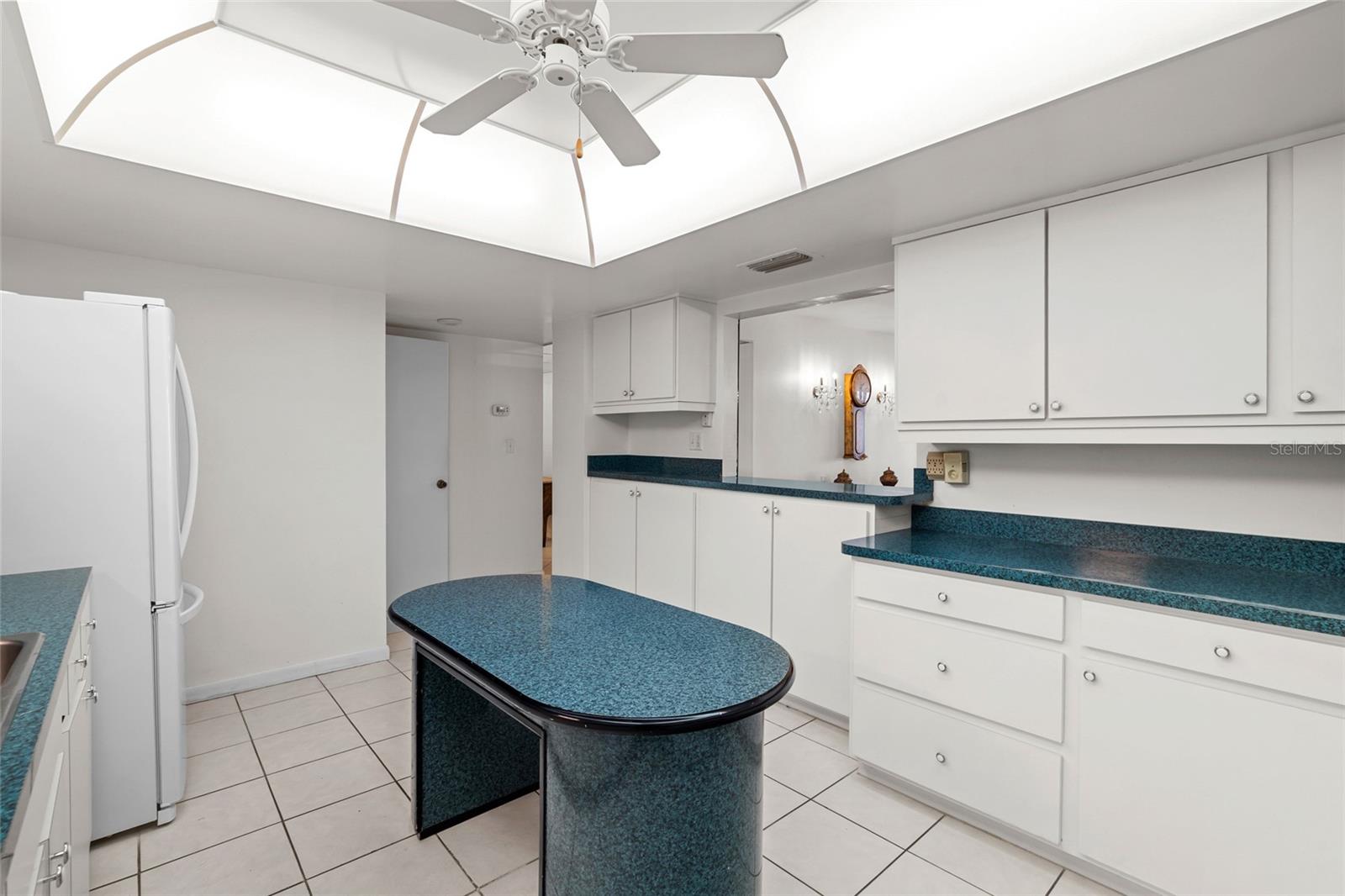 Image 20 of 49 For 5200 Brittany Drive S 1809