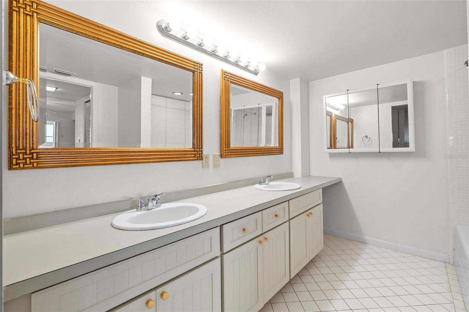 Image 32 of 49 For 5200 Brittany Drive S 1809