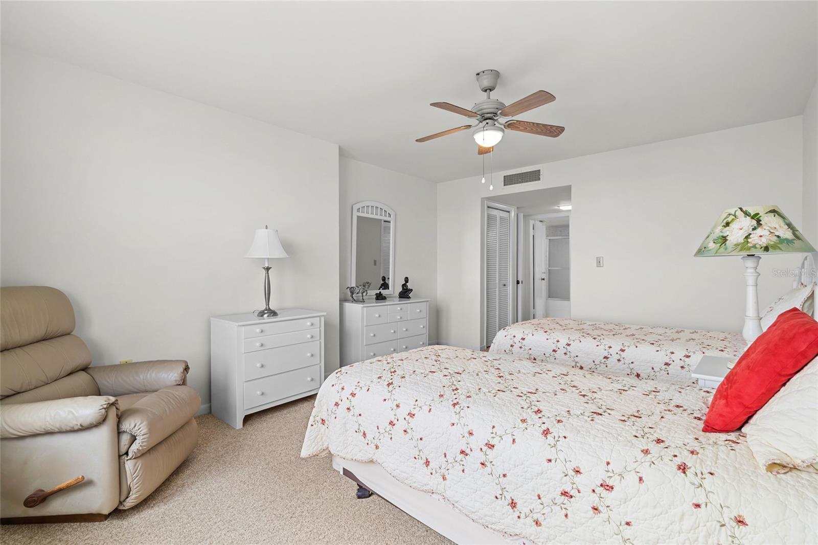 Image 35 of 49 For 5200 Brittany Drive S 1809