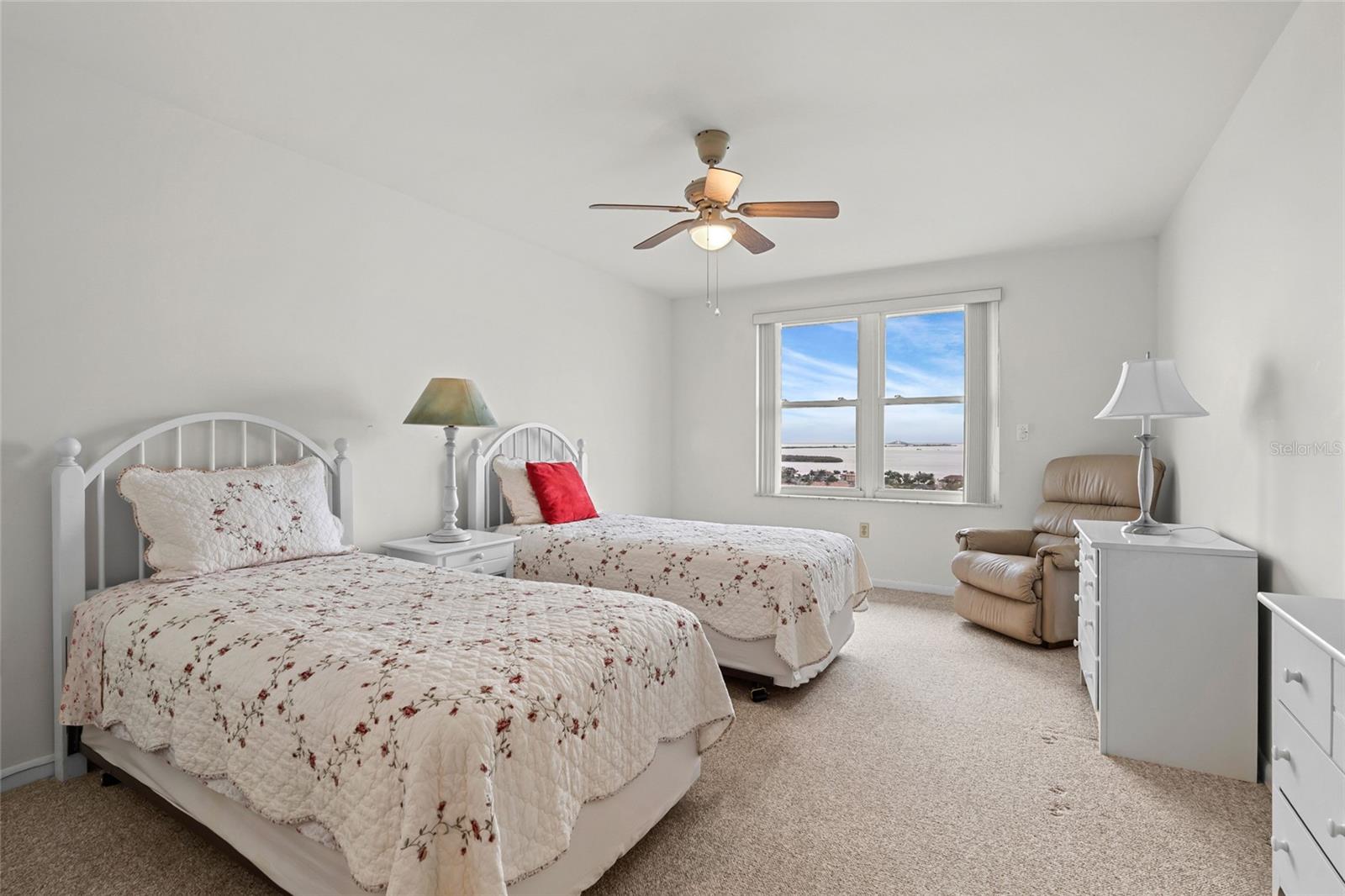 Image 8 of 49 For 5200 Brittany Drive S 1809