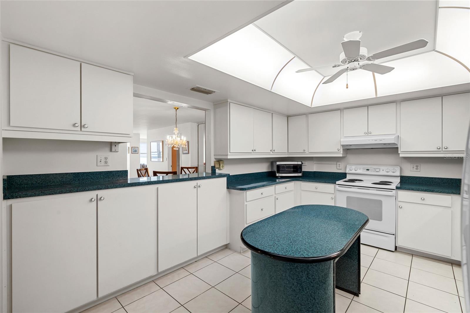 Image 9 of 49 For 5200 Brittany Drive S 1809