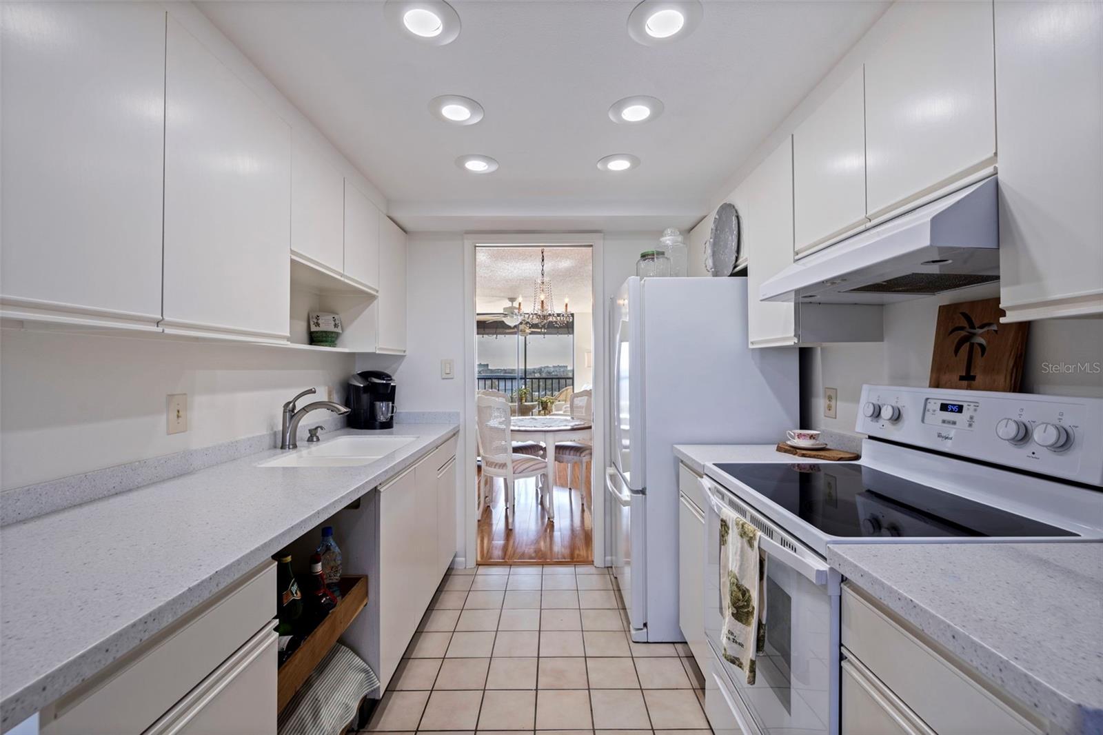 Image 13 of 44 For 1320 Pasadena Avenue S 605