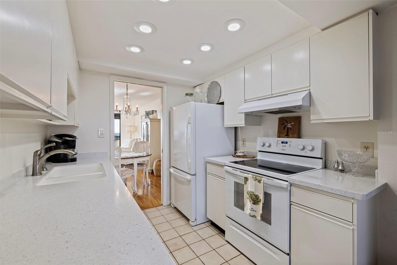 Image 14 of 44 For 1320 Pasadena Avenue S 605