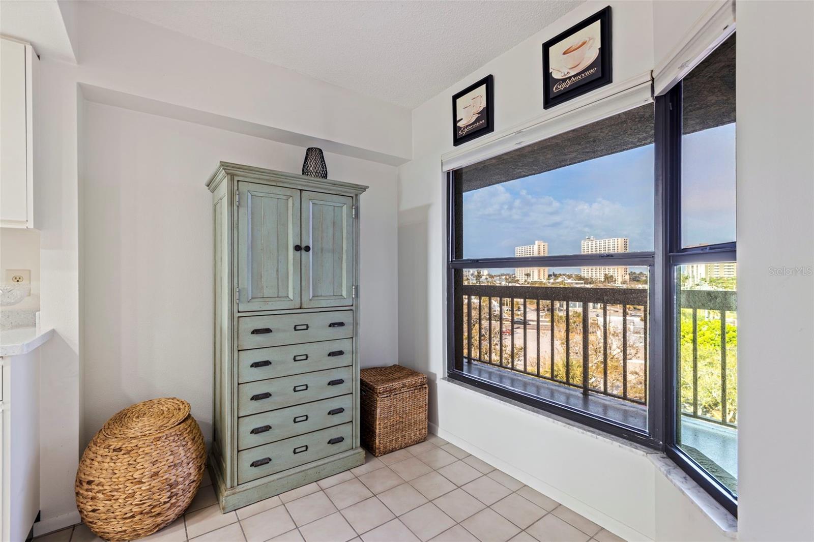 Image 16 of 44 For 1320 Pasadena Avenue S 605