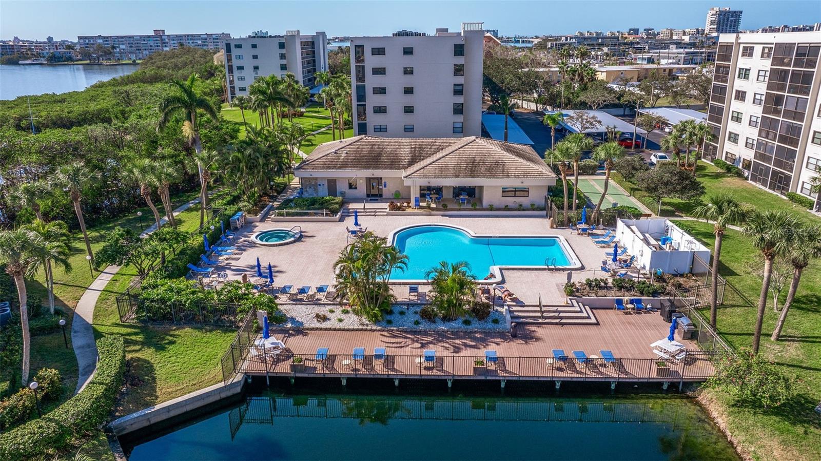 Image 27 of 44 For 1320 Pasadena Avenue S 605