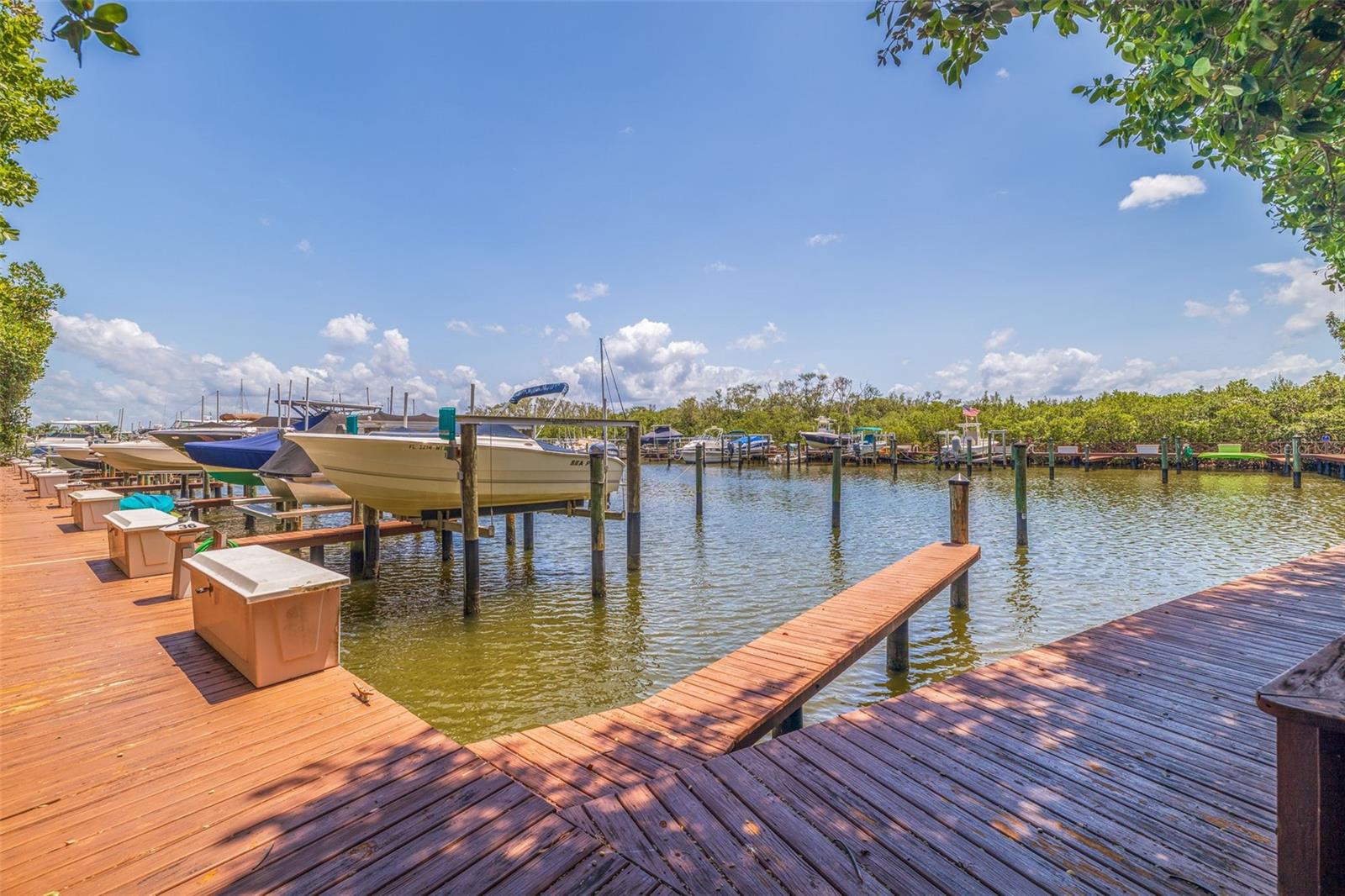 Image 28 of 44 For 1320 Pasadena Avenue S 605