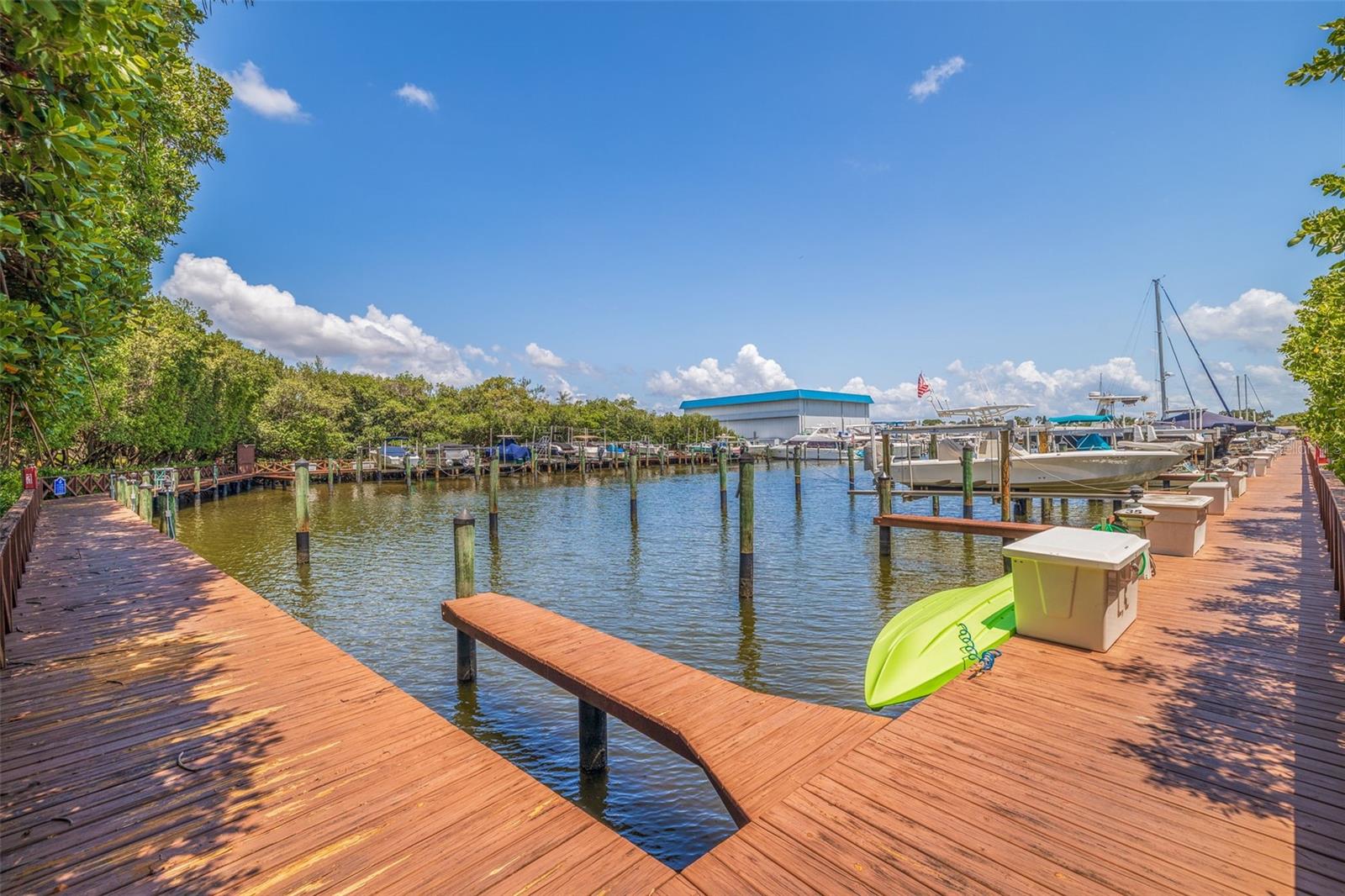 Image 30 of 44 For 1320 Pasadena Avenue S 605