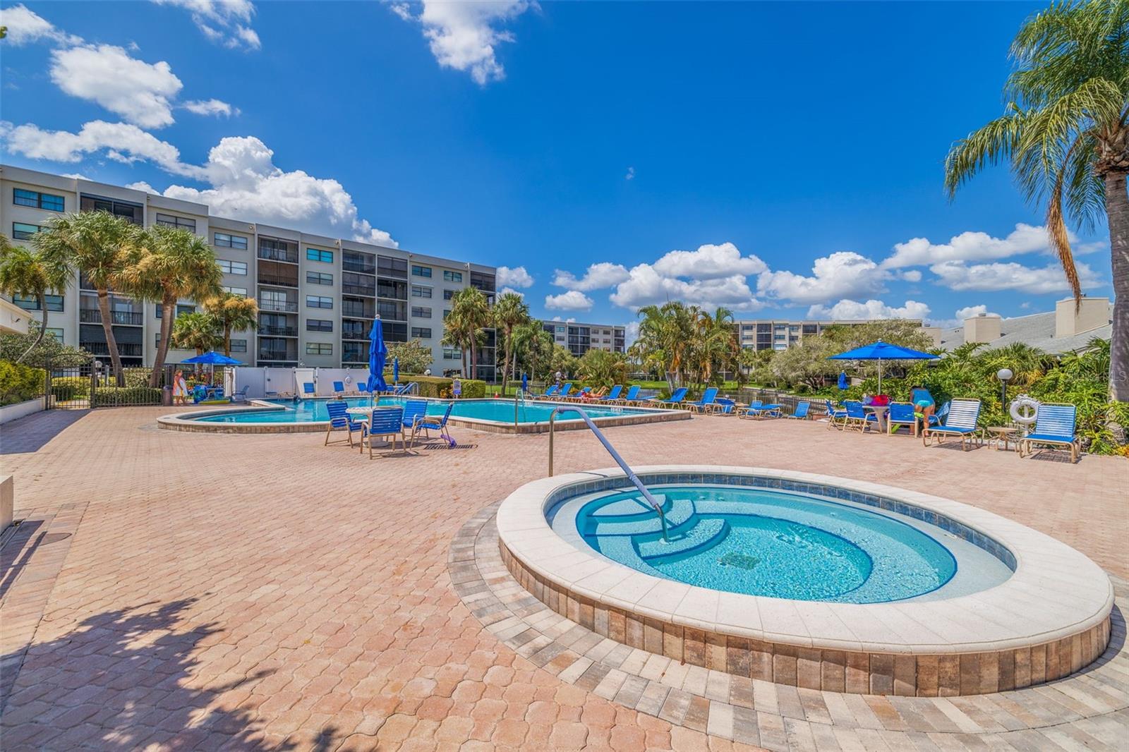 Image 32 of 44 For 1320 Pasadena Avenue S 605