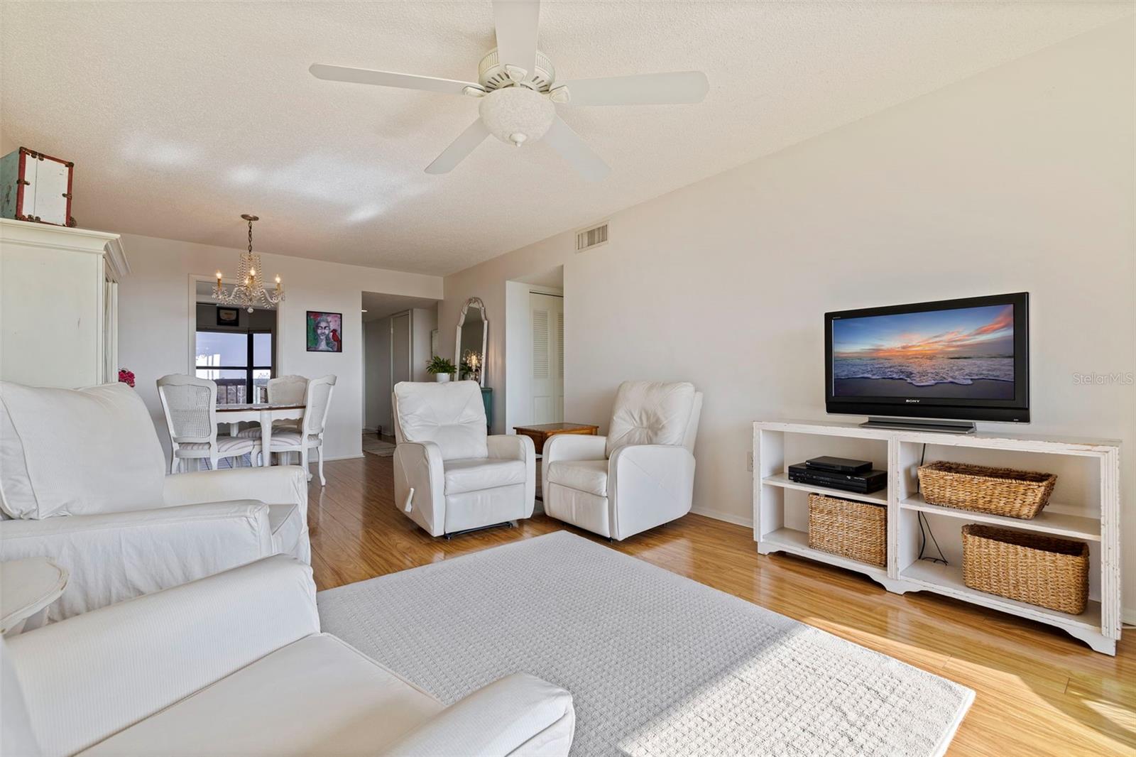 Image 8 of 44 For 1320 Pasadena Avenue S 605