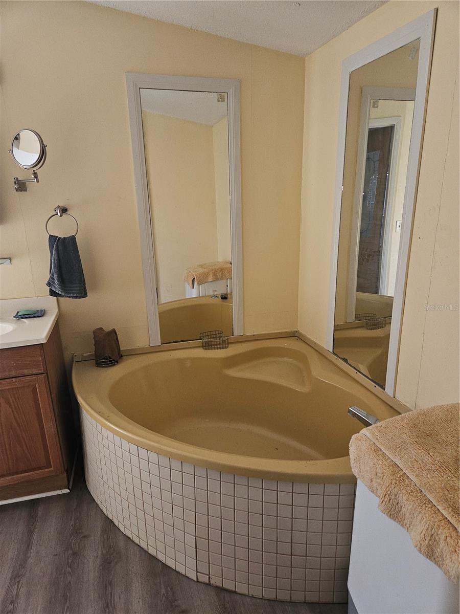 Image 3 of 5 For 11930 Caton Avenue