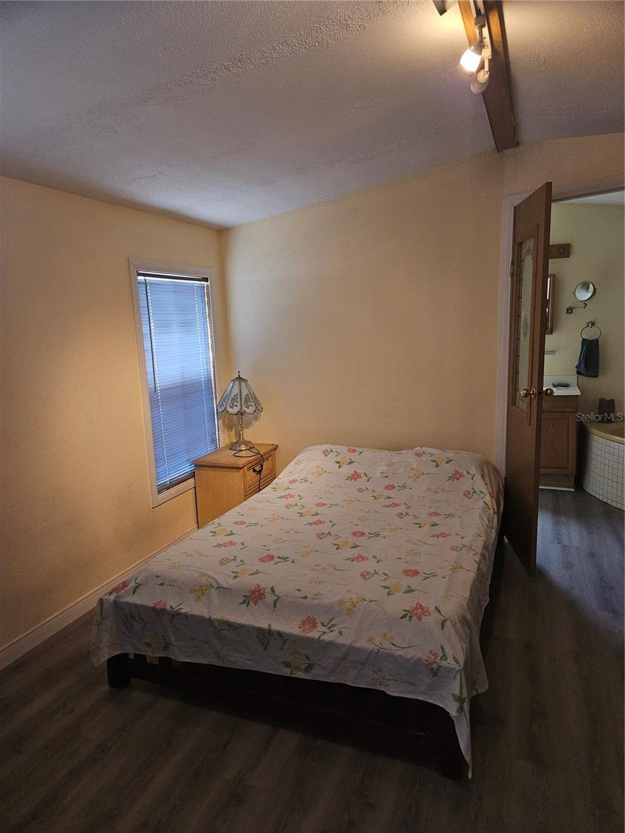 Image 4 of 5 For 11930 Caton Avenue