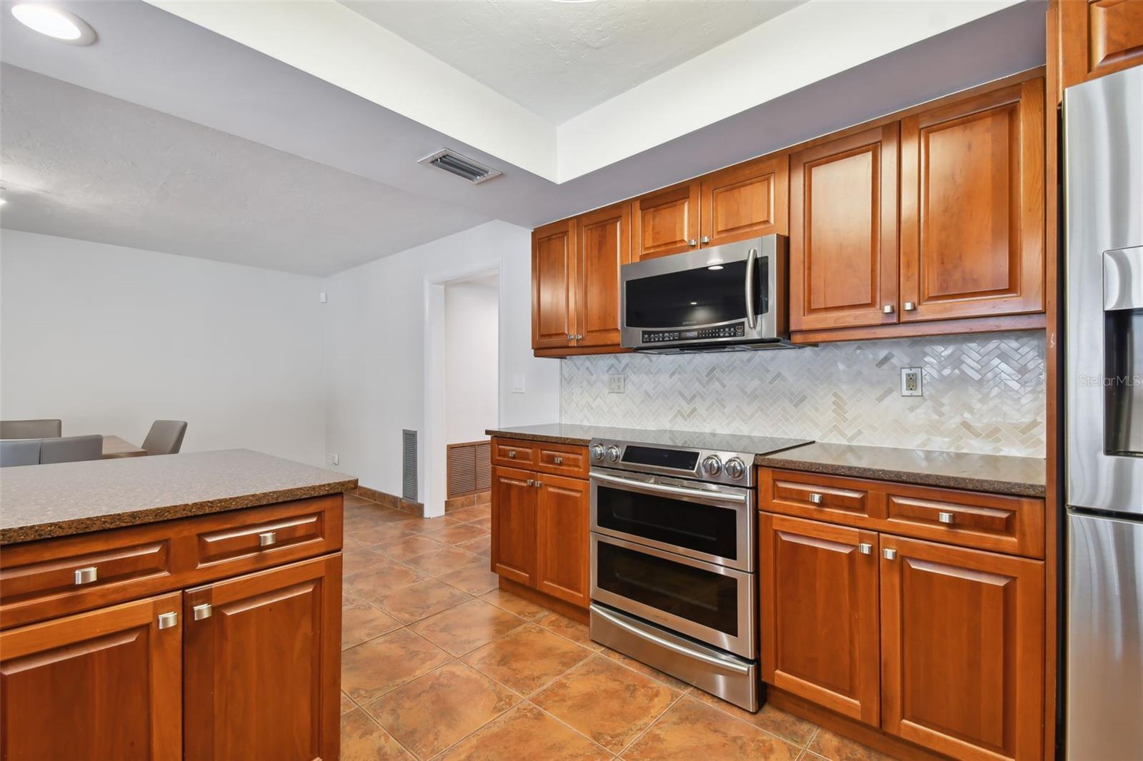 Image 11 of 81 For 4328 40th Street S