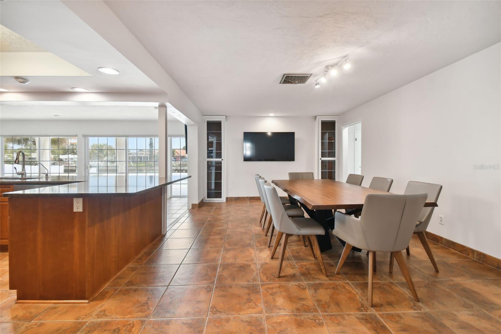 Image 21 of 81 For 4328 40th Street S