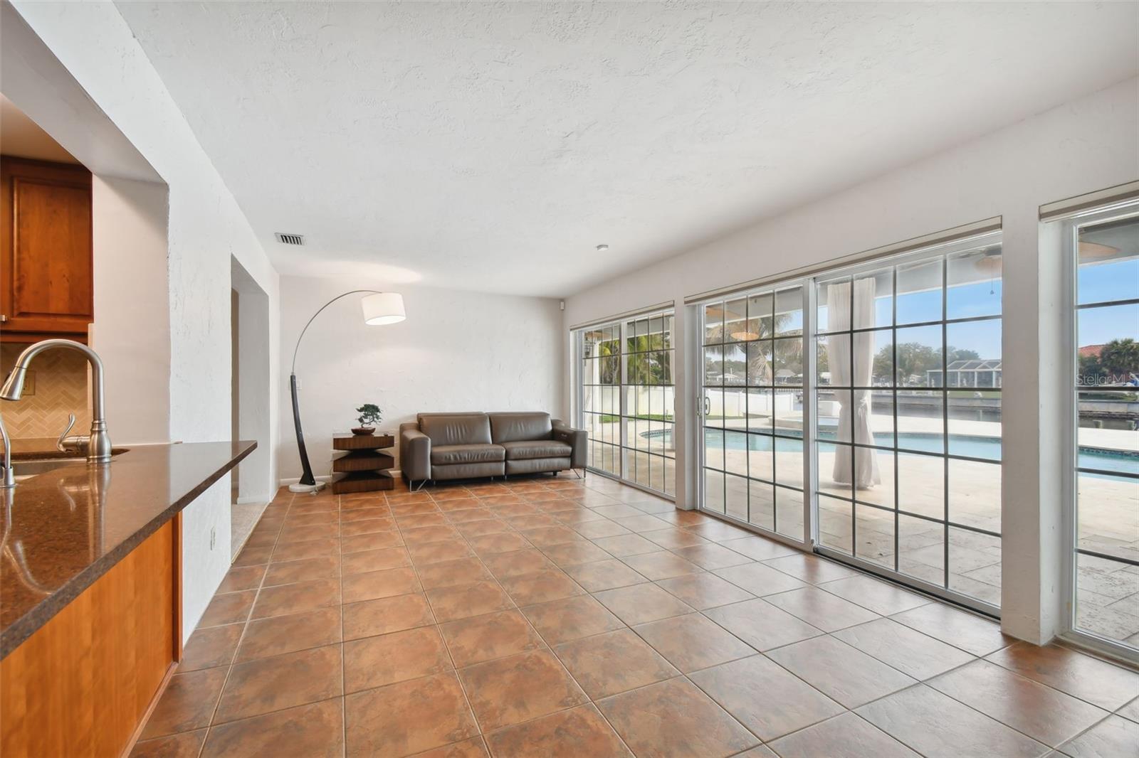 Image 22 of 81 For 4328 40th Street S