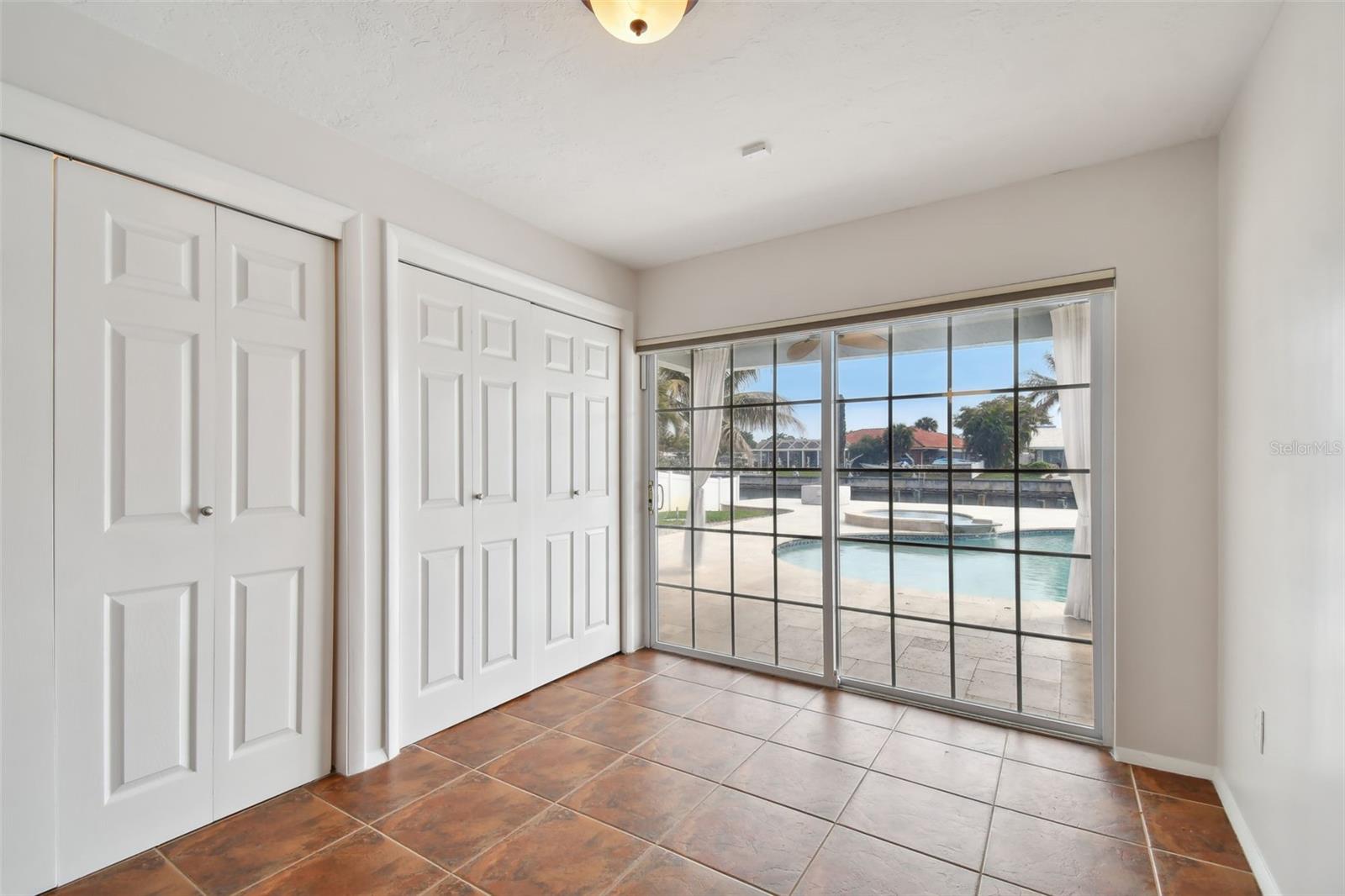 Image 26 of 81 For 4328 40th Street S