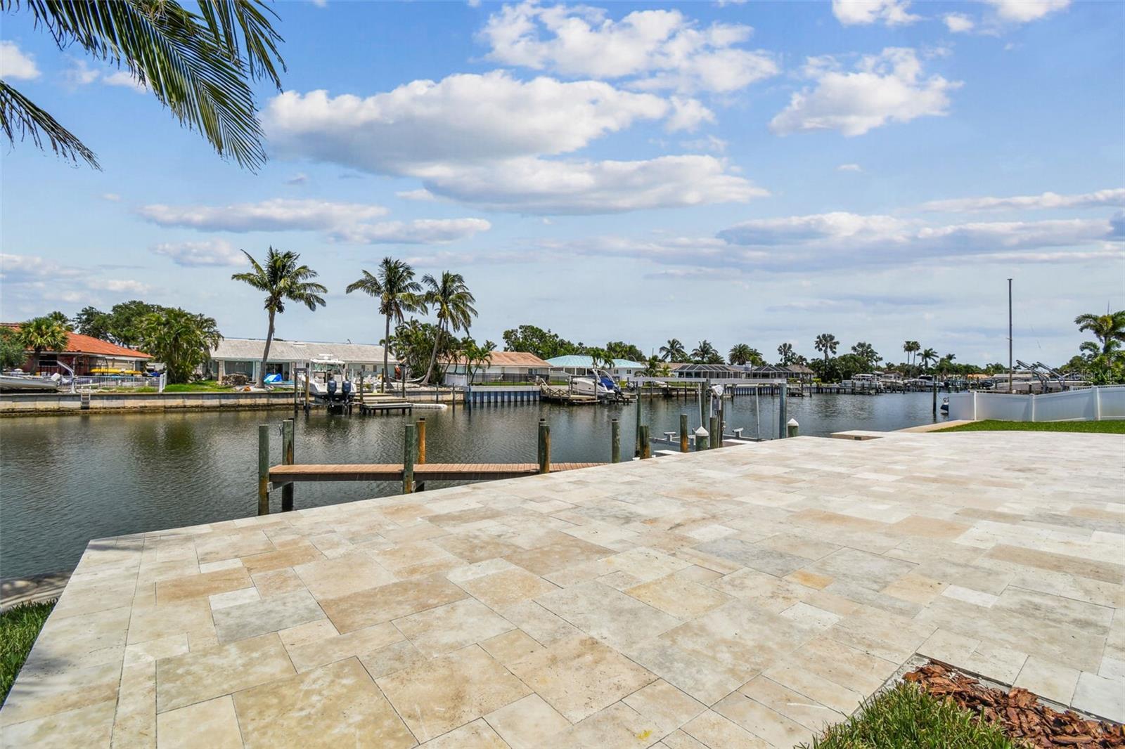 Image 63 of 81 For 4328 40th Street S