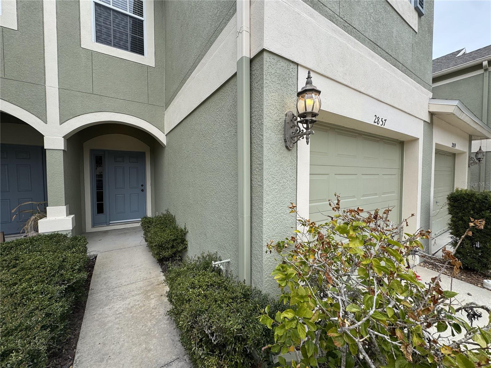 Listing photo id 3 for 2857 Conch Hollow Drive