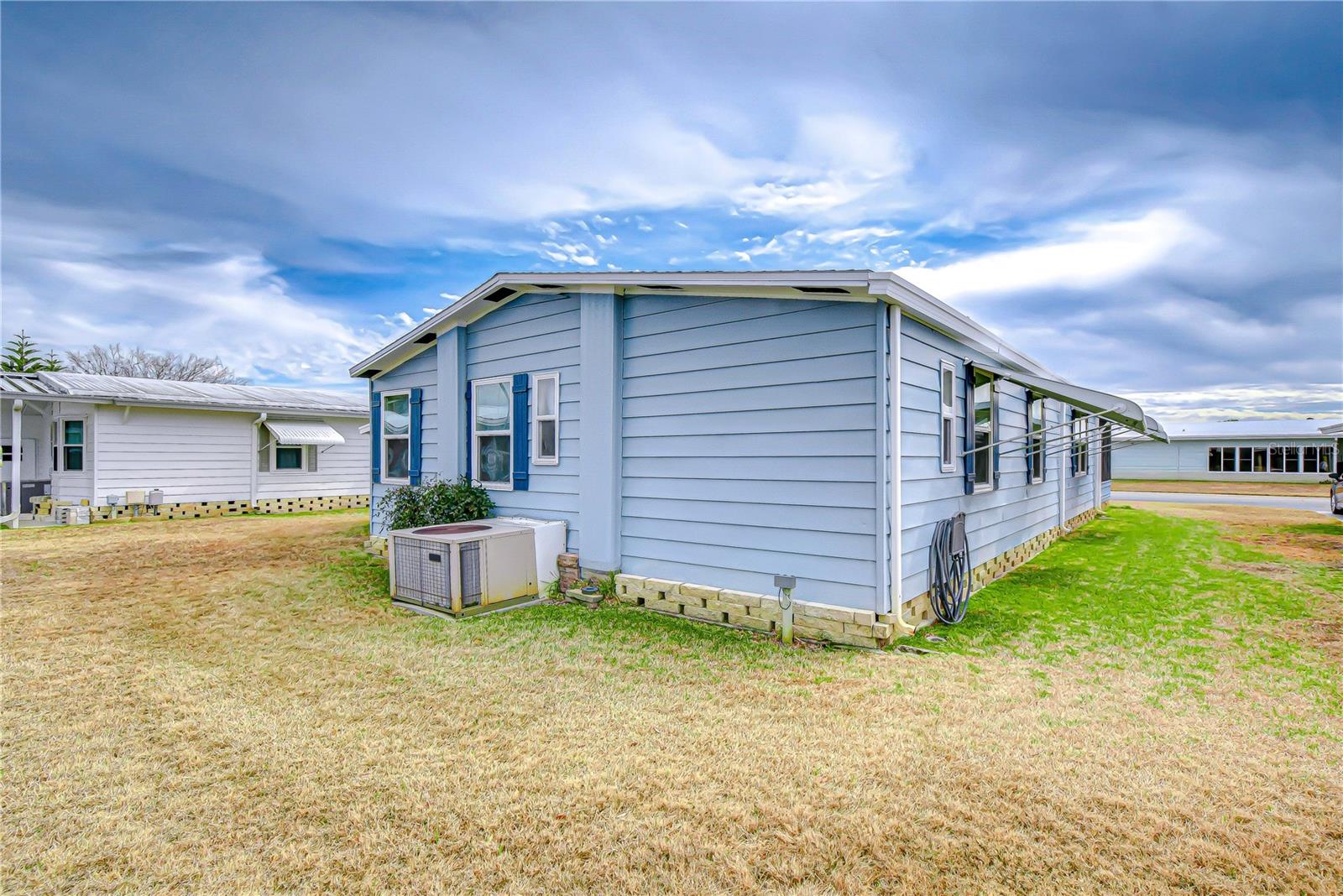 Image 16 of 81 For 35203 Makenzie Street