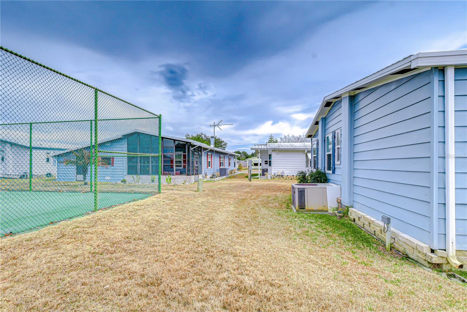 Image 18 of 81 For 35203 Makenzie Street