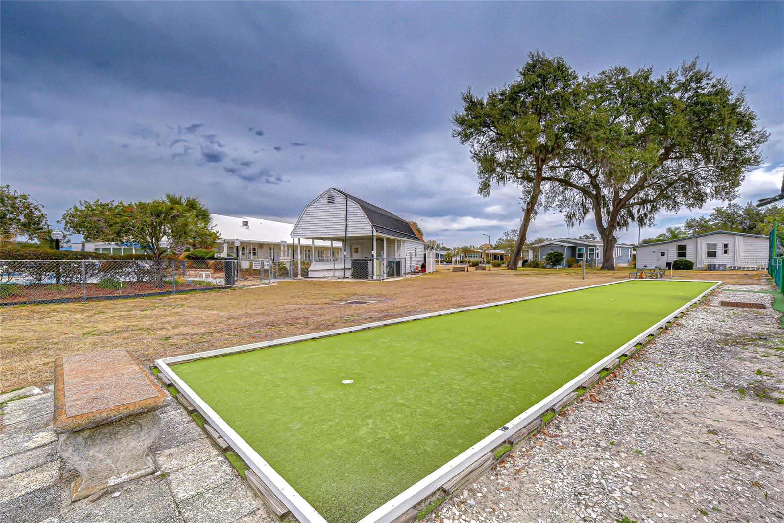 Image 27 of 81 For 35203 Makenzie Street