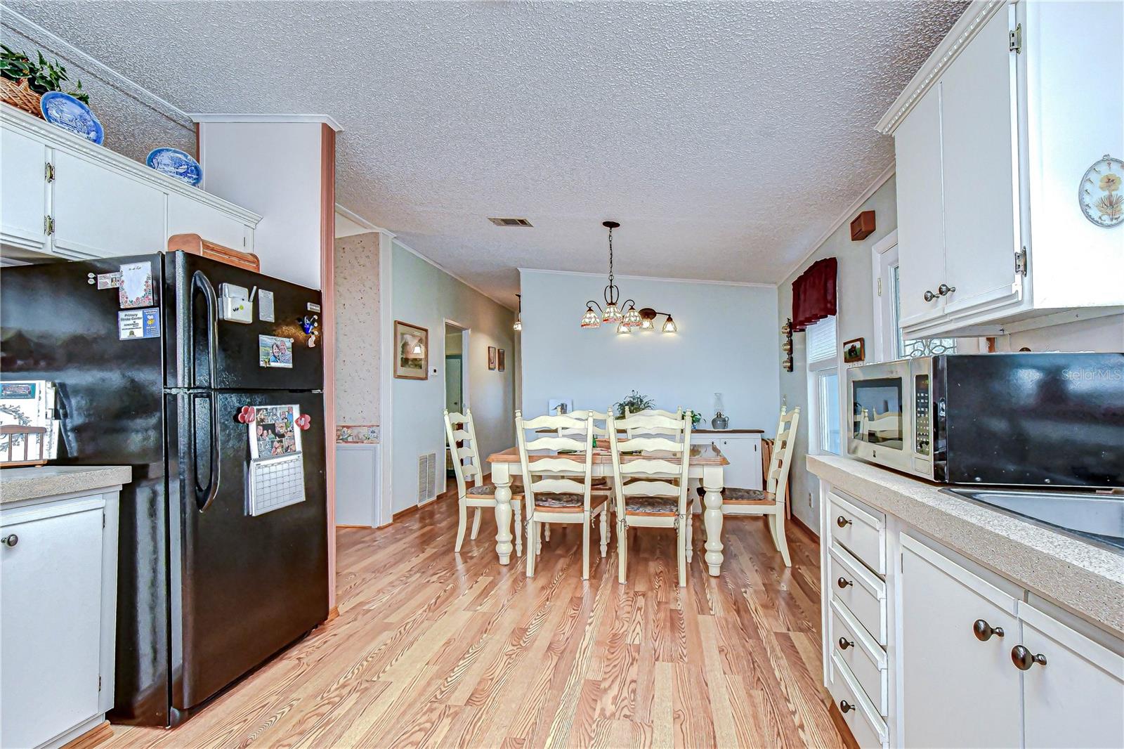 Image 39 of 81 For 35203 Makenzie Street