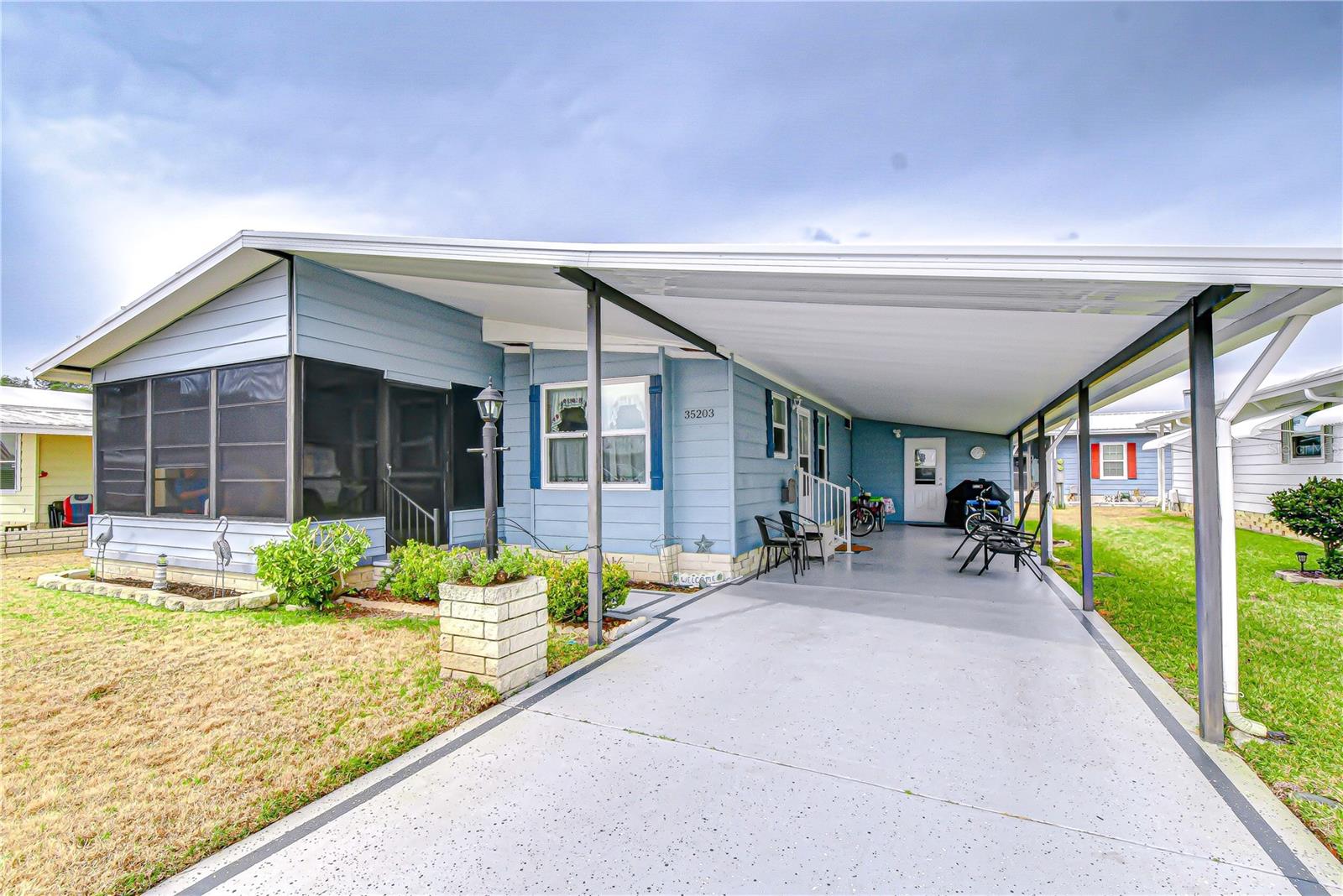 Image 8 of 81 For 35203 Makenzie Street