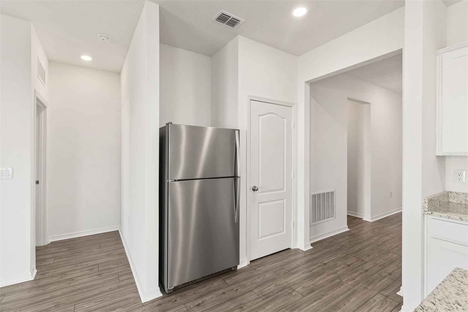 Image 10 of 19 For 1798 White Elephant Loop