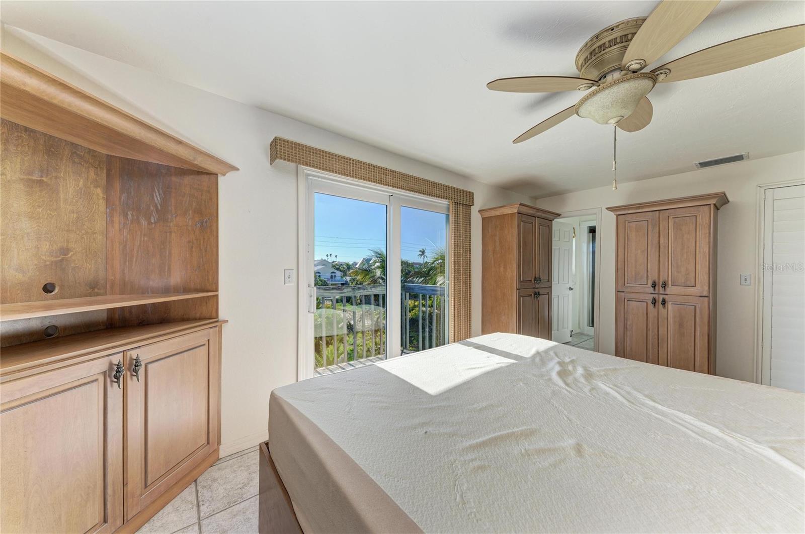 Image 23 of 56 For 872 North Shore Drive