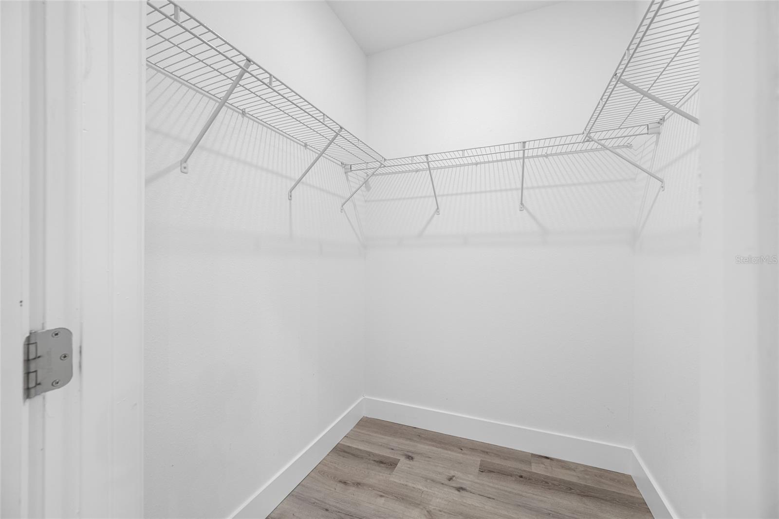 Image 23 of 32 For 6910 Dartmouth Avenue N