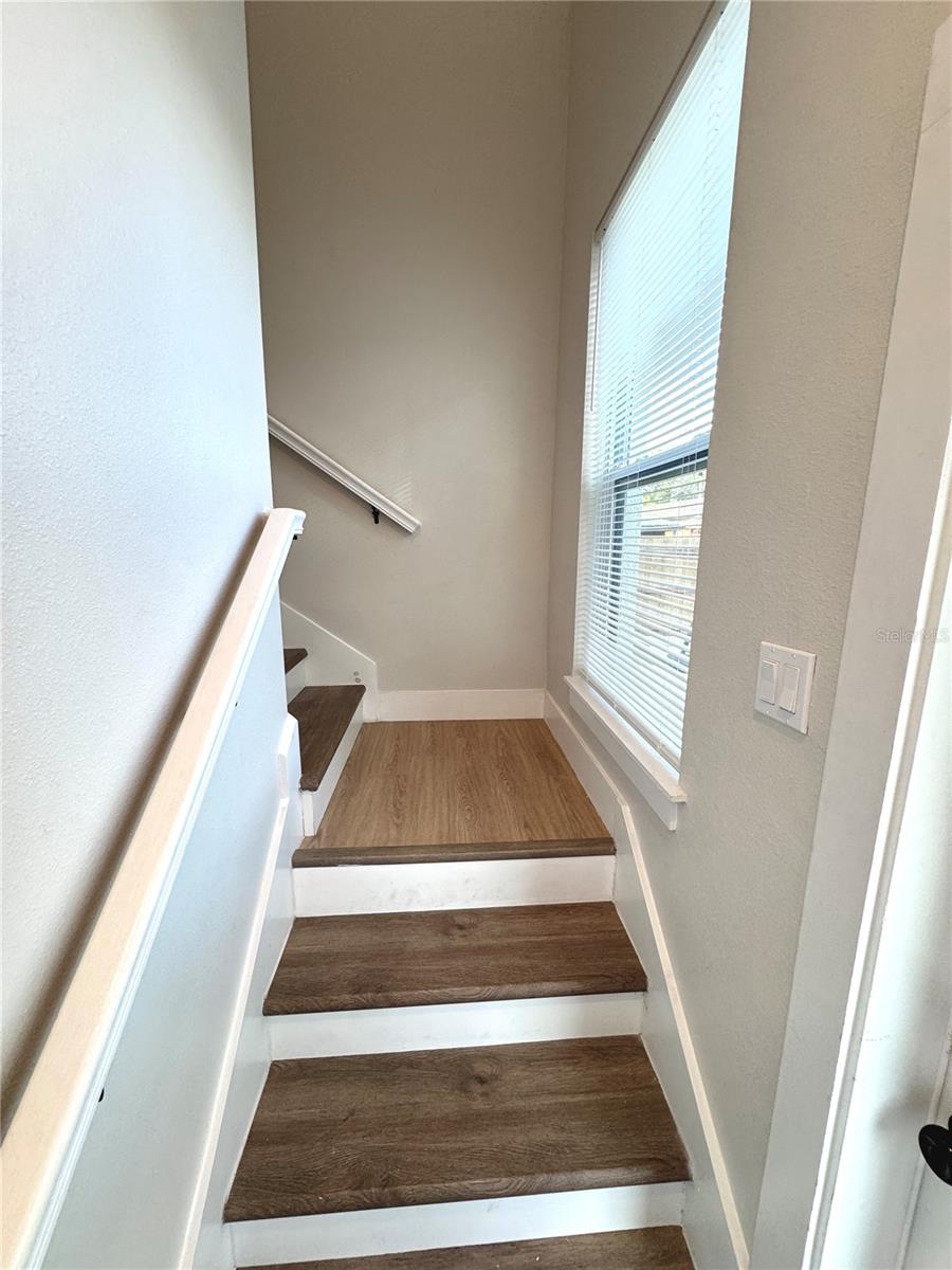 Image 27 of 32 For 6910 Dartmouth Avenue N