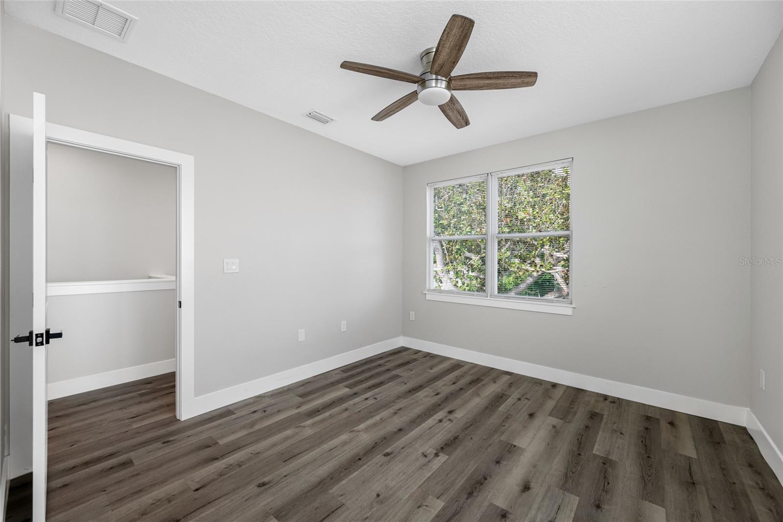 Image 29 of 32 For 6910 Dartmouth Avenue N