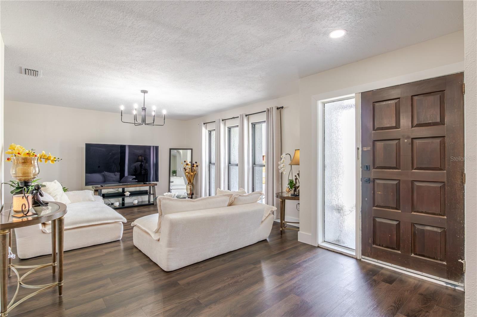 Image 10 of 39 For 4876 Shell Stream Boulevard