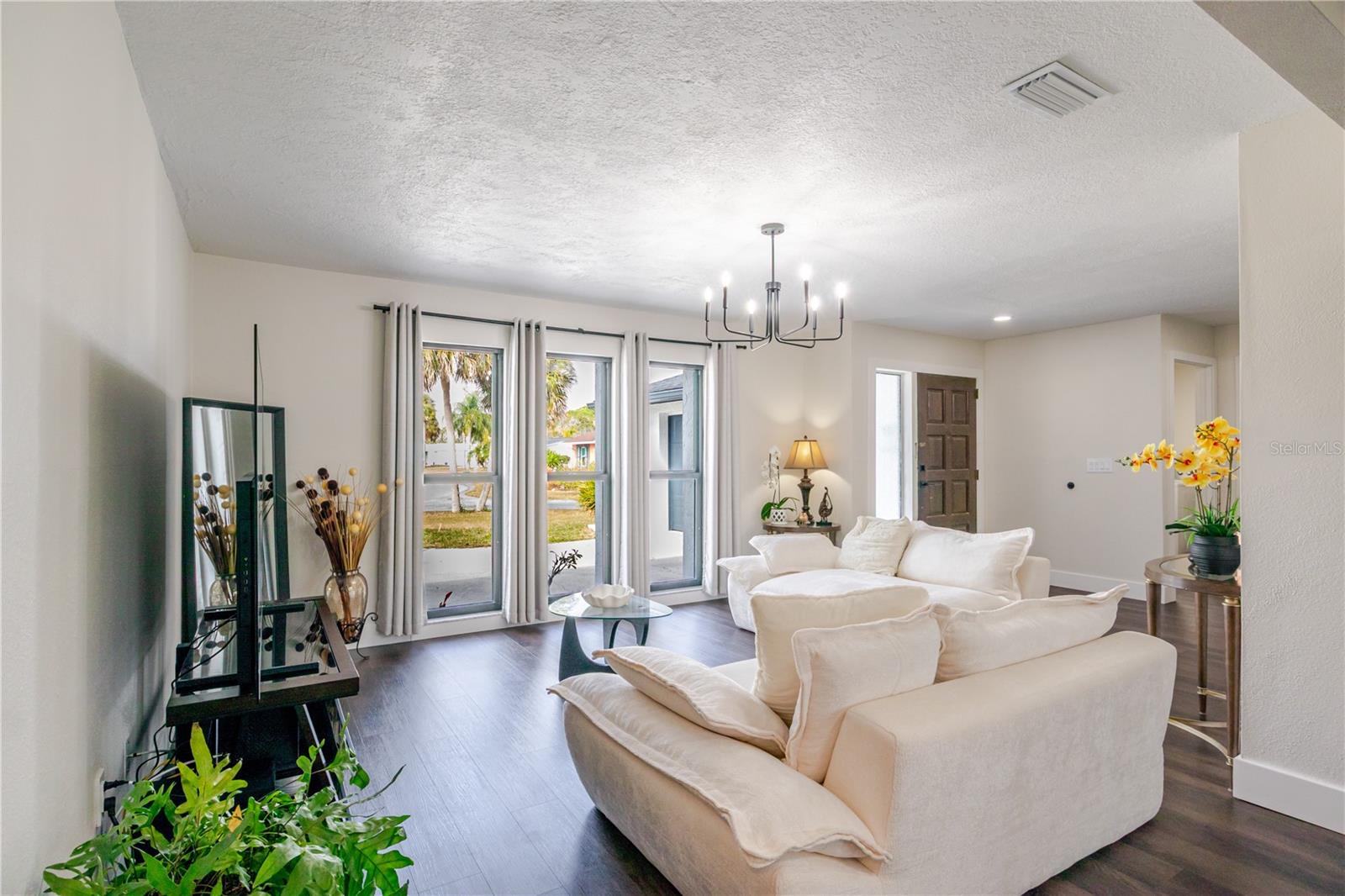 Image 11 of 39 For 4876 Shell Stream Boulevard